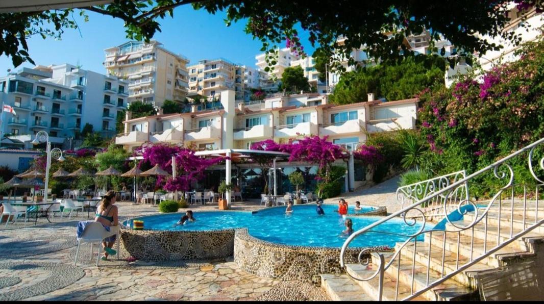 Bougainvill Sunset Villa Saranda Extérieur photo