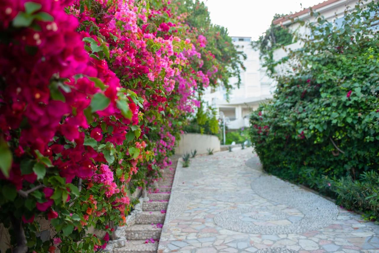 Bougainvill Sunset Villa Saranda Extérieur photo