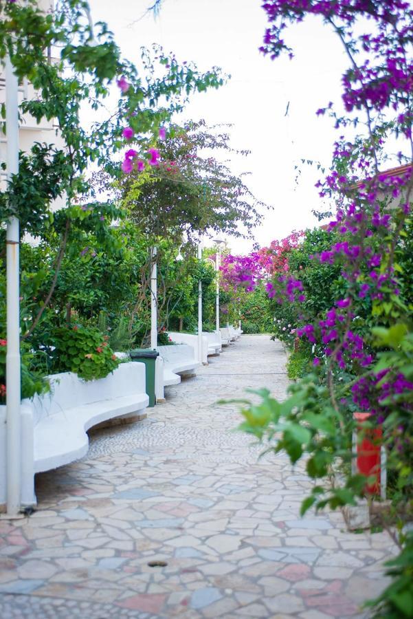 Bougainvill Sunset Villa Saranda Extérieur photo